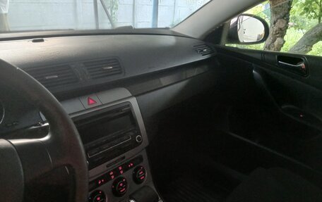 Volkswagen Passat B6, 2006 год, 550 000 рублей, 15 фотография