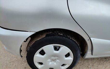 Toyota Yaris I рестайлинг, 2002 год, 315 000 рублей, 24 фотография