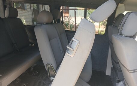 Volkswagen Transporter T5 рестайлинг, 2014 год, 2 300 000 рублей, 6 фотография