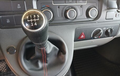 Volkswagen Transporter T5 рестайлинг, 2014 год, 2 300 000 рублей, 8 фотография
