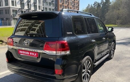 Toyota Land Cruiser 200, 2018 год, 6 400 000 рублей, 5 фотография