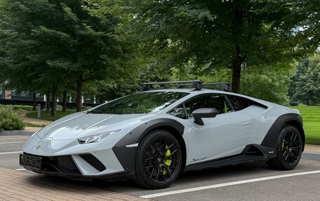 Lamborghini Huracán, 2024 год, 35 900 000 рублей, 3 фотография