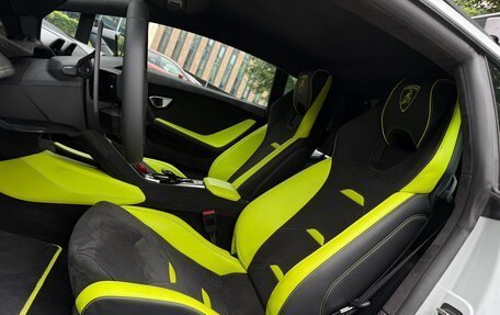 Lamborghini Huracán, 2024 год, 35 900 000 рублей, 28 фотография