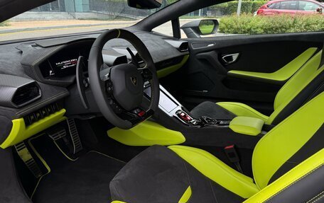 Lamborghini Huracán, 2024 год, 35 900 000 рублей, 27 фотография