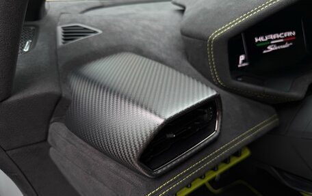 Lamborghini Huracán, 2024 год, 35 900 000 рублей, 32 фотография
