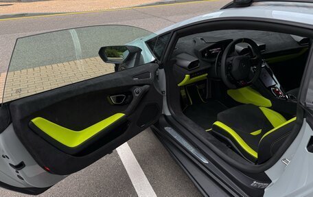 Lamborghini Huracán, 2024 год, 35 900 000 рублей, 24 фотография