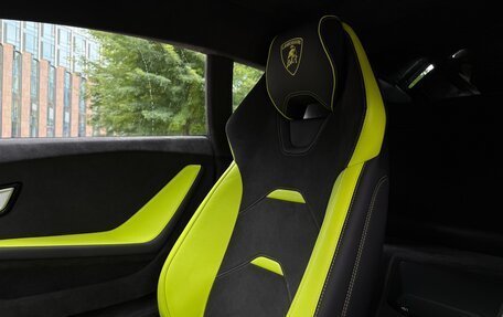Lamborghini Huracán, 2024 год, 35 900 000 рублей, 35 фотография