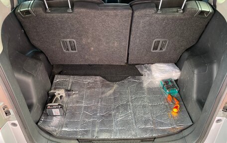 Toyota Ractis I, 2006 год, 540 000 рублей, 12 фотография