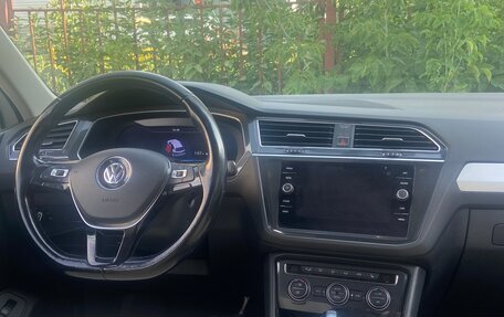 Volkswagen Tiguan II, 2017 год, 2 390 000 рублей, 11 фотография