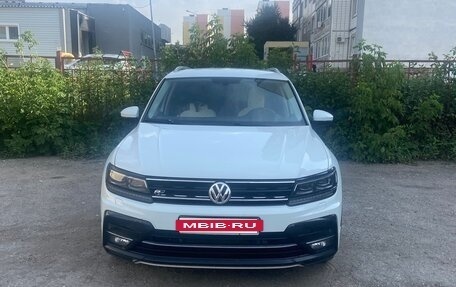 Volkswagen Tiguan II, 2017 год, 2 390 000 рублей, 3 фотография