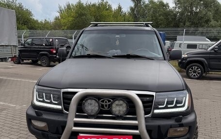 Toyota Land Cruiser 100 рестайлинг 2, 2007 год, 3 000 000 рублей, 3 фотография