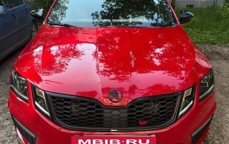 Skoda Octavia RS, 2019 год, 4 000 000 рублей, 3 фотография