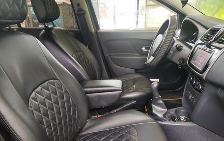 Renault Logan II, 2018 год, 700 000 рублей, 9 фотография