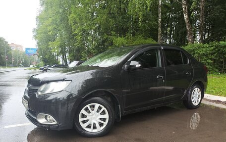 Renault Logan II, 2018 год, 700 000 рублей, 4 фотография