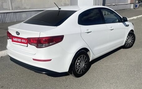 KIA Rio III рестайлинг, 2016 год, 950 000 рублей, 3 фотография