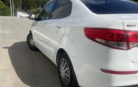 KIA Rio III рестайлинг, 2016 год, 950 000 рублей, 15 фотография