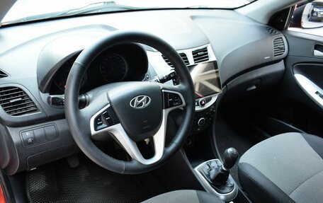 Hyundai Solaris II рестайлинг, 2012 год, 599 000 рублей, 9 фотография
