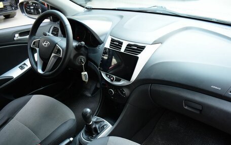 Hyundai Solaris II рестайлинг, 2012 год, 599 000 рублей, 15 фотография
