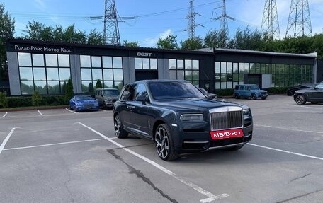 Rolls-Royce Cullinan, 2019 год, 14 000 000 рублей, 2 фотография
