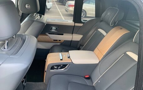 Rolls-Royce Cullinan, 2019 год, 14 000 000 рублей, 12 фотография