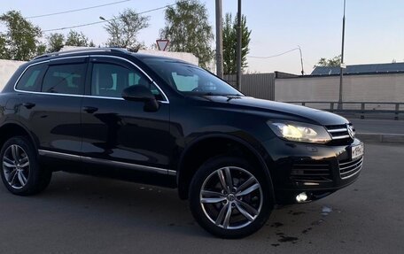 Volkswagen Touareg III, 2010 год, 2 100 000 рублей, 2 фотография