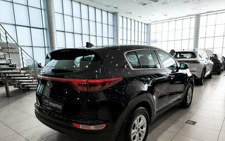 KIA Sportage IV рестайлинг, 2018 год, 1 799 000 рублей, 6 фотография