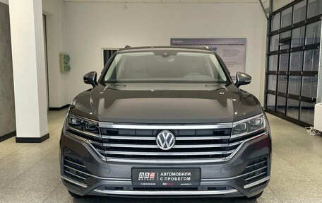 Volkswagen Touareg III, 2020 год, 4 890 000 рублей, 2 фотография