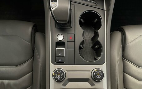Volkswagen Touareg III, 2020 год, 4 890 000 рублей, 25 фотография