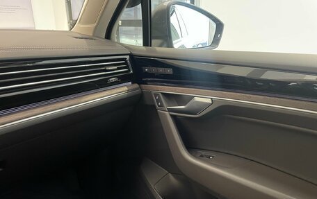 Volkswagen Touareg III, 2020 год, 4 890 000 рублей, 26 фотография