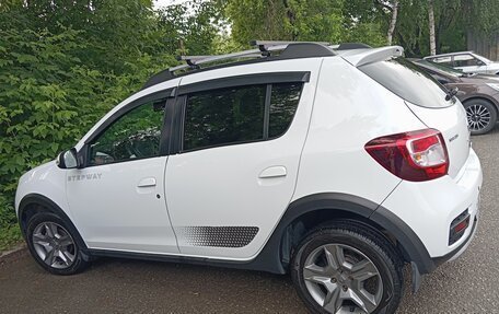 Renault Sandero II рестайлинг, 2018 год, 880 000 рублей, 1 фотография