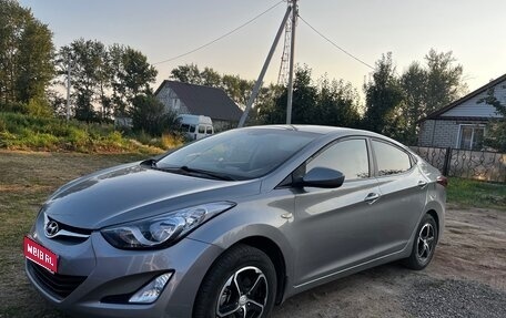 Hyundai Elantra V, 2013 год, 850 000 рублей, 1 фотография