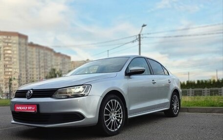 Volkswagen Jetta VI, 2013 год, 819 000 рублей, 1 фотография