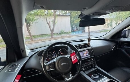 Jaguar F-Pace, 2017 год, 2 750 000 рублей, 5 фотография