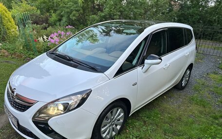 Opel Zafira C рестайлинг, 2014 год, 1 250 000 рублей, 2 фотография
