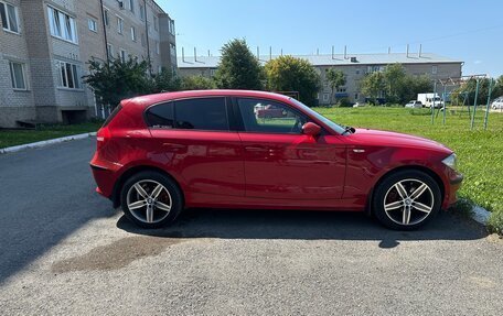 BMW 1 серия, 2008 год, 550 000 рублей, 2 фотография