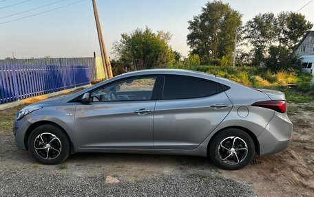 Hyundai Elantra V, 2013 год, 850 000 рублей, 2 фотография