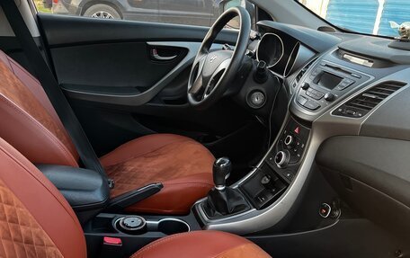 Hyundai Elantra V, 2013 год, 850 000 рублей, 10 фотография