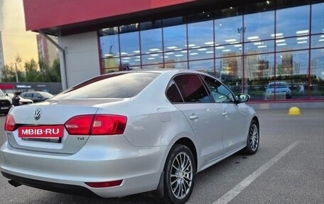 Volkswagen Jetta VI, 2013 год, 819 000 рублей, 4 фотография