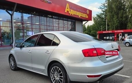 Volkswagen Jetta VI, 2013 год, 819 000 рублей, 3 фотография