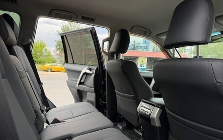 Toyota Land Cruiser Prado 150 рестайлинг 2, 2017 год, 4 590 000 рублей, 12 фотография