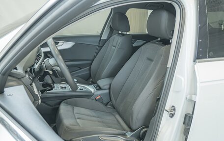 Audi A4, 2017 год, 1 650 000 рублей, 10 фотография