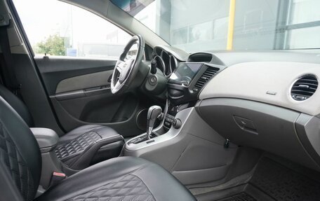 Chevrolet Cruze II, 2010 год, 650 000 рублей, 10 фотография