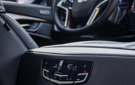 Cadillac Escalade IV, 2019 год, 5 300 000 рублей, 20 фотография