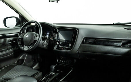 Mitsubishi Outlander III рестайлинг 3, 2021 год, 2 289 777 рублей, 10 фотография
