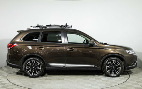 Mitsubishi Outlander III рестайлинг 3, 2021 год, 2 289 777 рублей, 4 фотография
