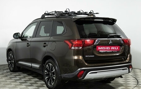 Mitsubishi Outlander III рестайлинг 3, 2021 год, 2 289 777 рублей, 8 фотография