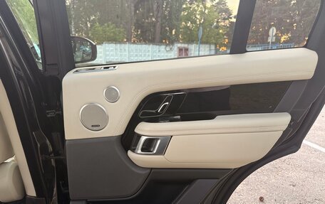 Land Rover Range Rover IV рестайлинг, 2018 год, 5 500 000 рублей, 13 фотография