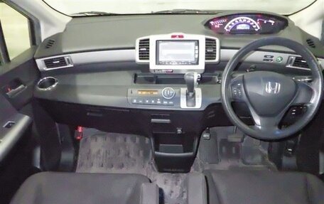 Honda Freed I, 2013 год, 700 000 рублей, 6 фотография