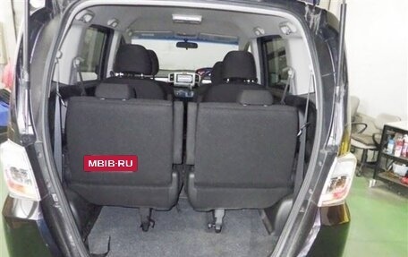 Honda Freed I, 2013 год, 700 000 рублей, 8 фотография