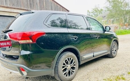 Mitsubishi Outlander III рестайлинг 3, 2015 год, 1 590 000 рублей, 8 фотография